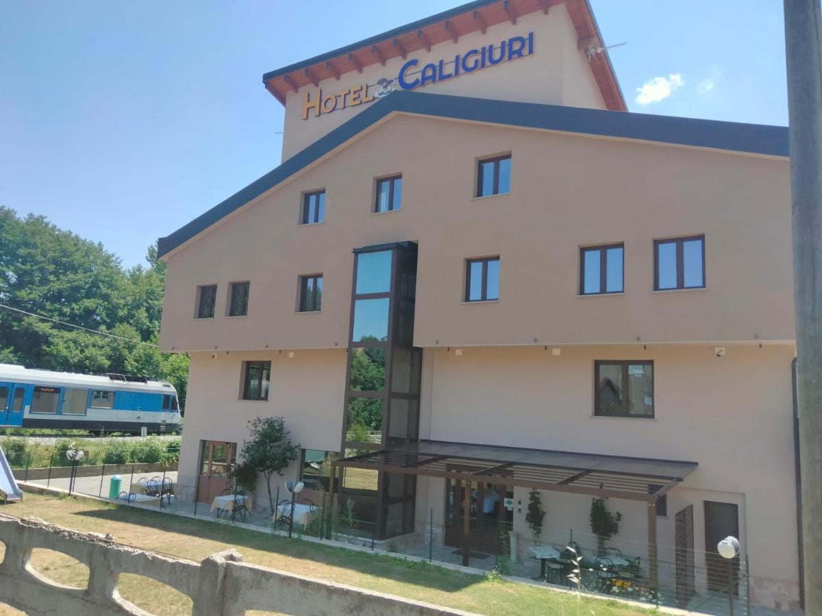 Hotel Ristorante Caligiuri Decollatura Exterior photo